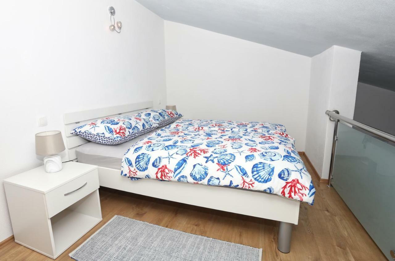 Apartman Kristian Трогир Экстерьер фото