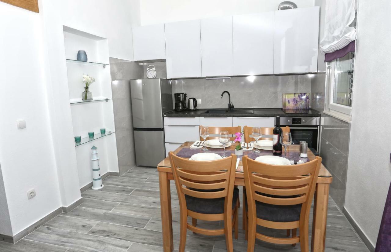 Apartman Kristian Трогир Экстерьер фото